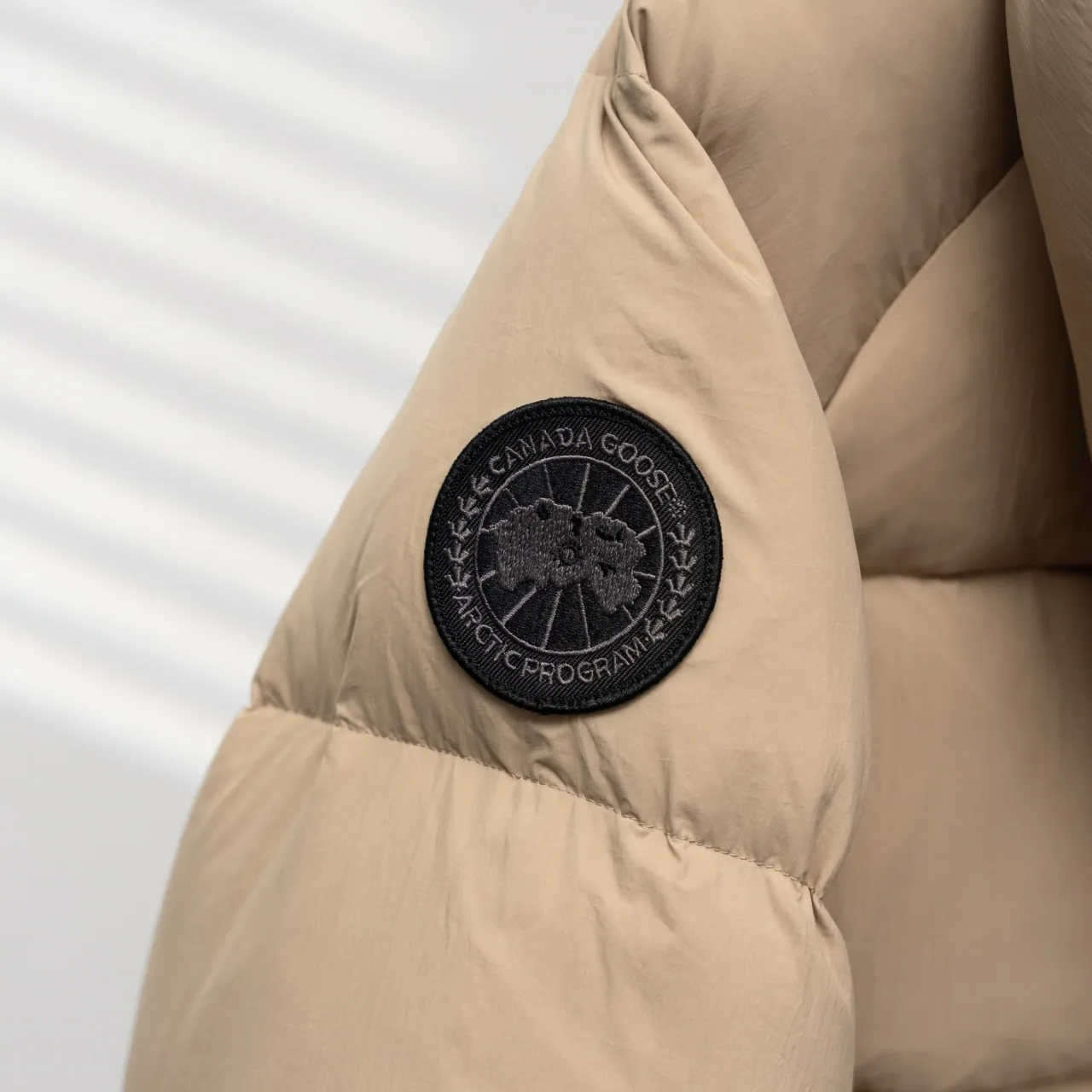 Top P880 CANADA GOOSE丨Canada Goose Ouyang Nana Generation Hooded Down Jacket Color: Brown Size: S-XXL